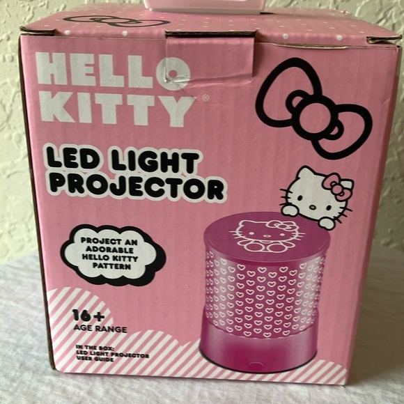 Hello Kitty: Pink LED Light Projector - Picture 14 of 16